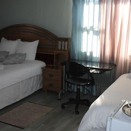 ווינדהוק Coco Palm Bed&Breakfast מראה חיצוני תמונה
