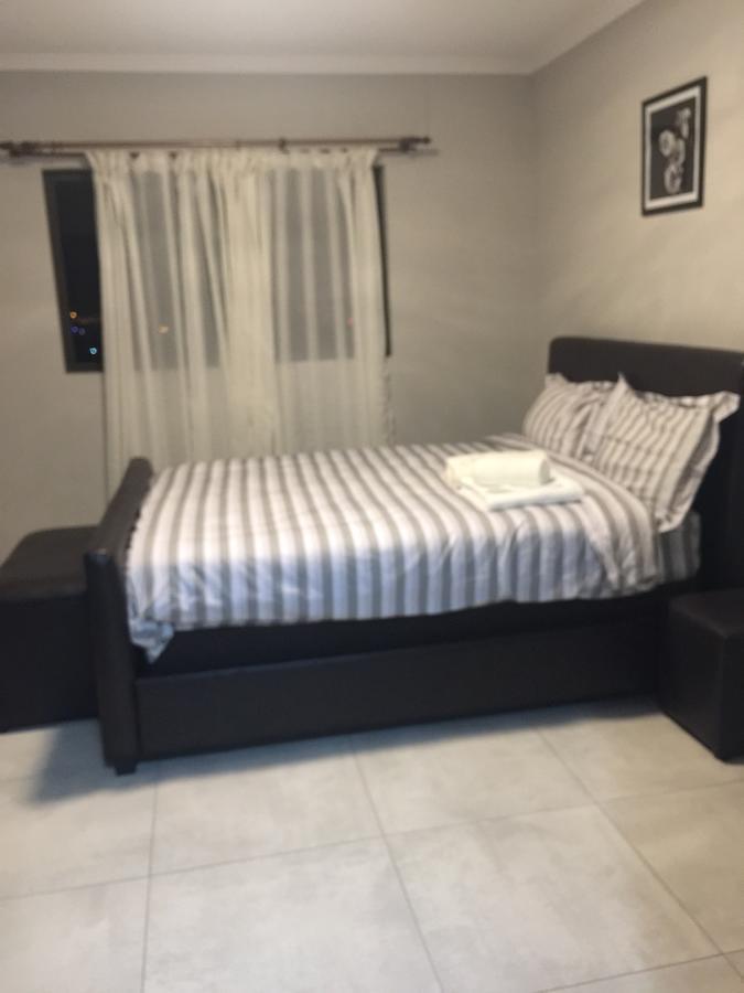 ווינדהוק Coco Palm Bed&Breakfast מראה חיצוני תמונה