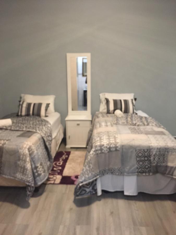ווינדהוק Coco Palm Bed&Breakfast מראה חיצוני תמונה