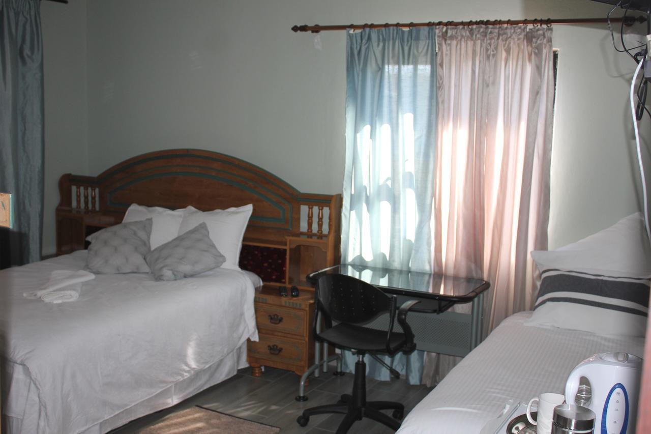 ווינדהוק Coco Palm Bed&Breakfast מראה חיצוני תמונה
