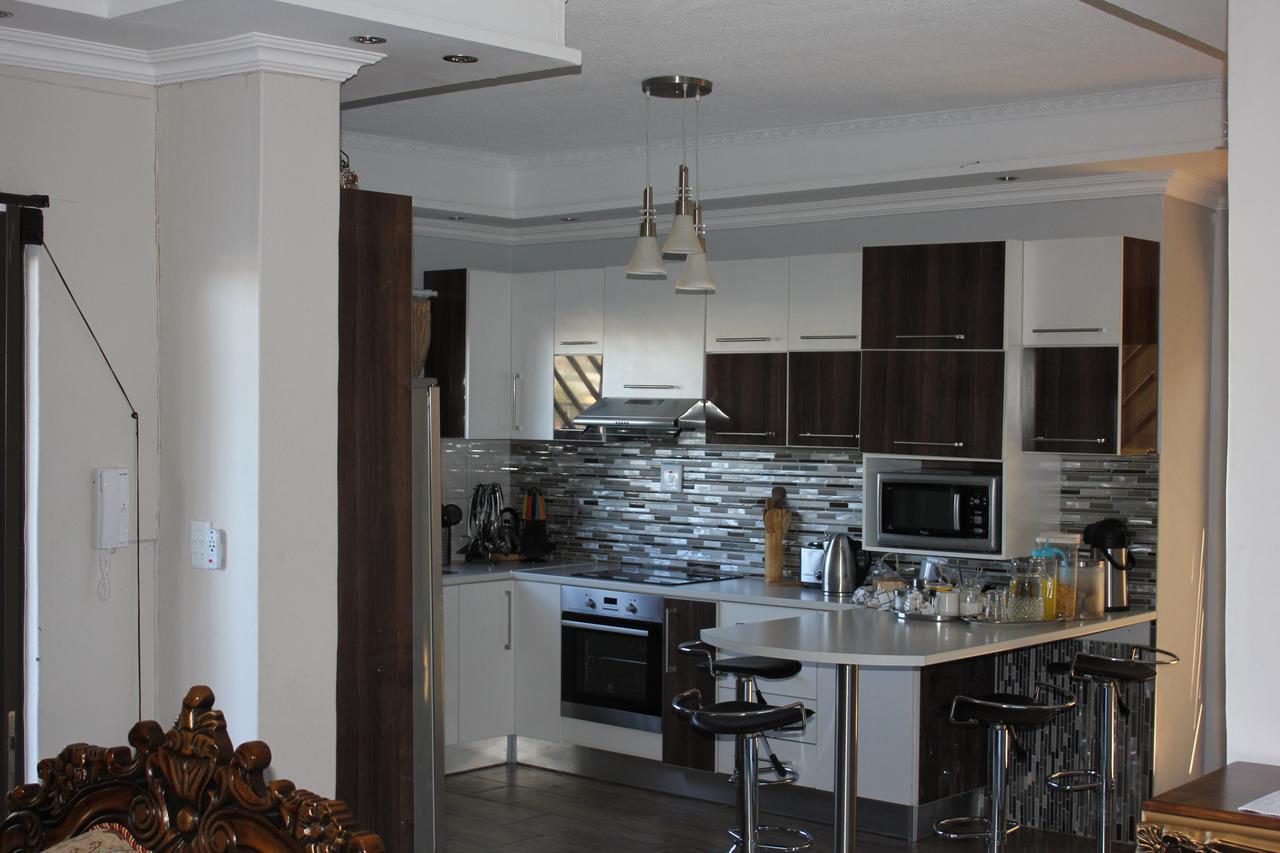 ווינדהוק Coco Palm Bed&Breakfast מראה חיצוני תמונה