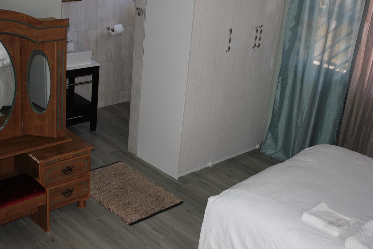 ווינדהוק Coco Palm Bed&Breakfast מראה חיצוני תמונה